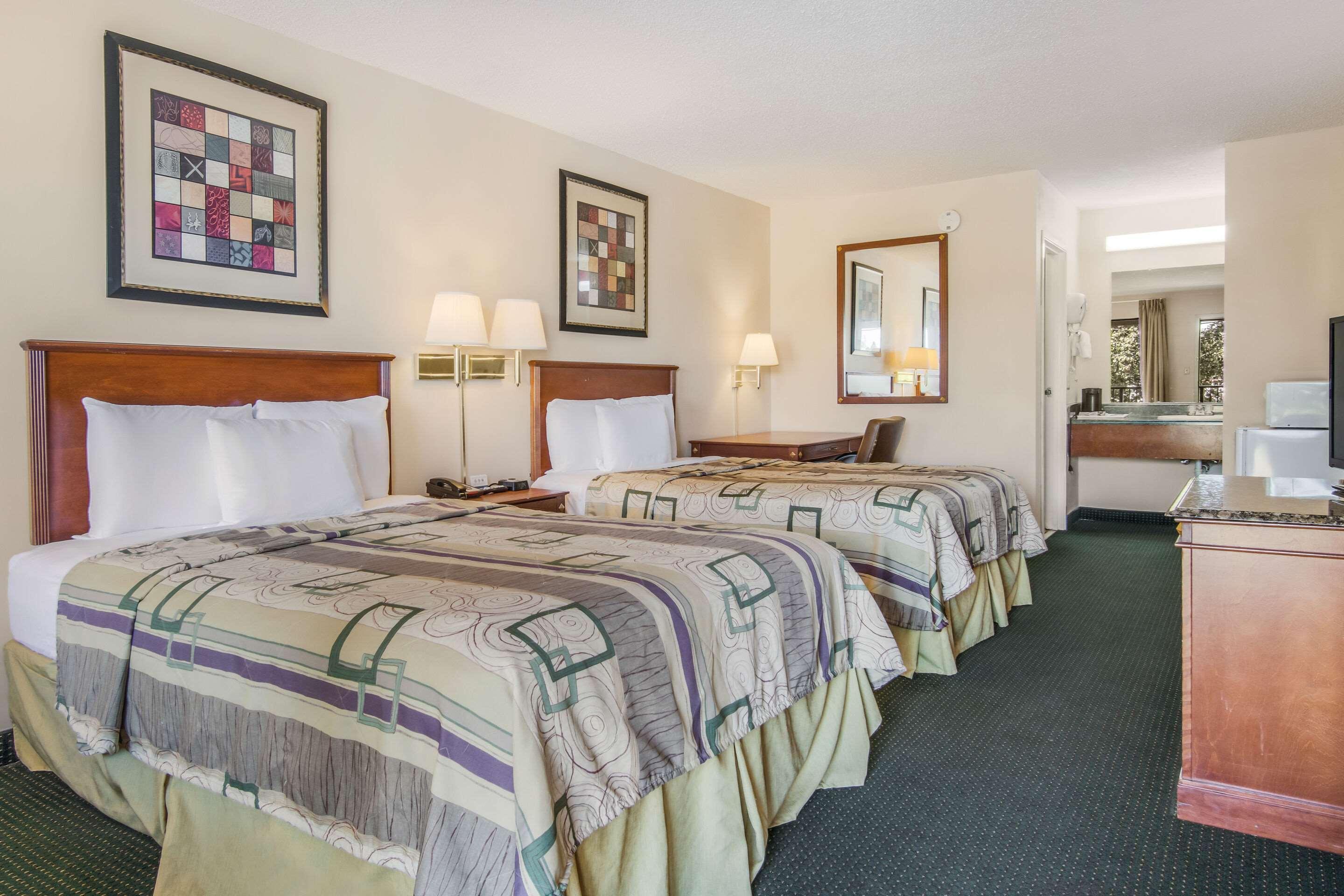 Rodeway Inn & Suites Dublin Zewnętrze zdjęcie