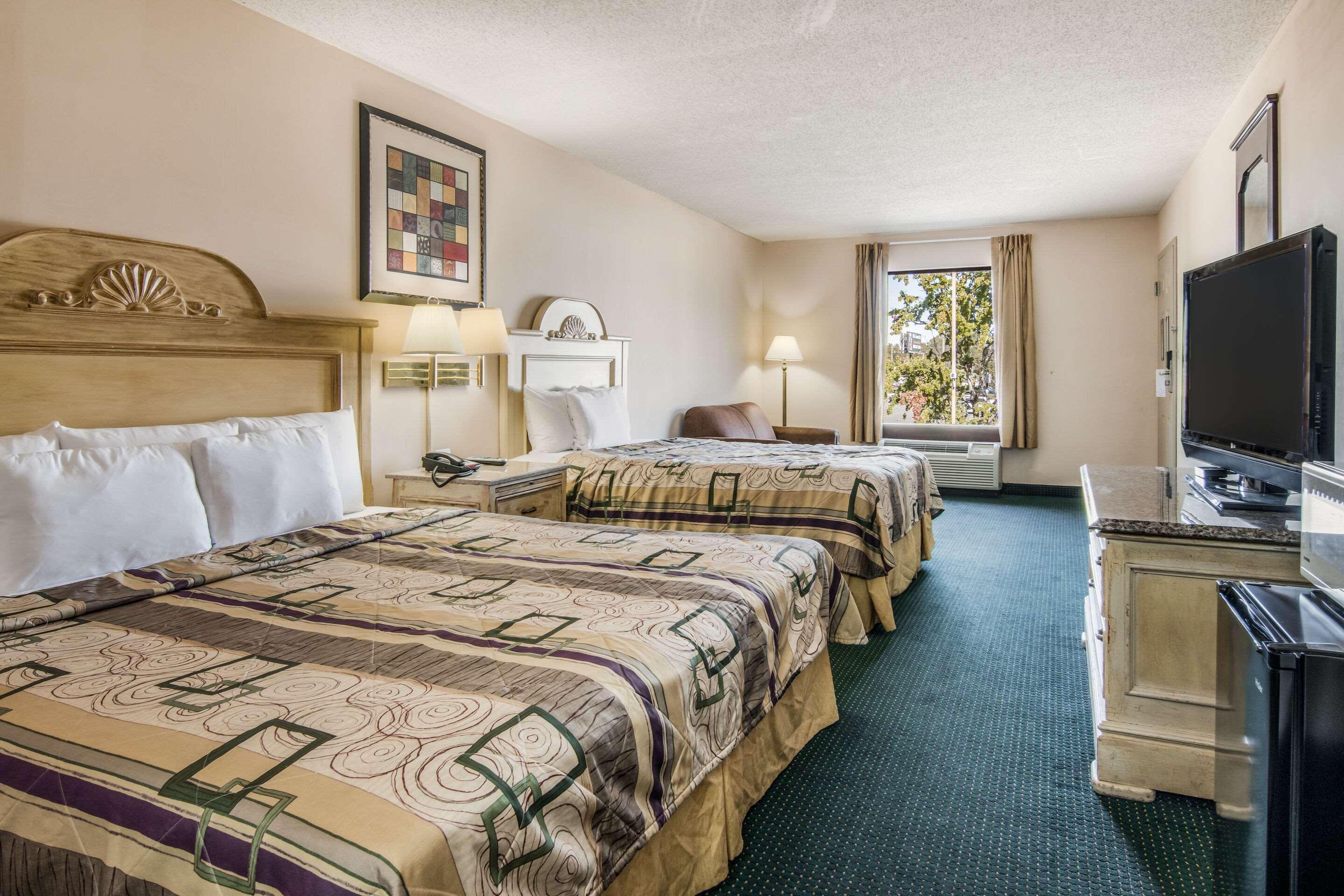 Rodeway Inn & Suites Dublin Zewnętrze zdjęcie